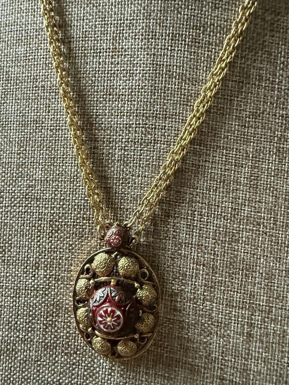 Vintage Celebrity NY Moroccan Matrix Pendant Cabochon Necklace Gold Tone